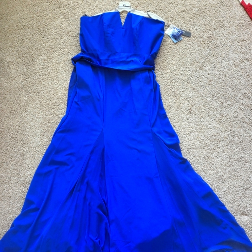 ♥️NWT♥️ VERA WANG WOMENS GOWN